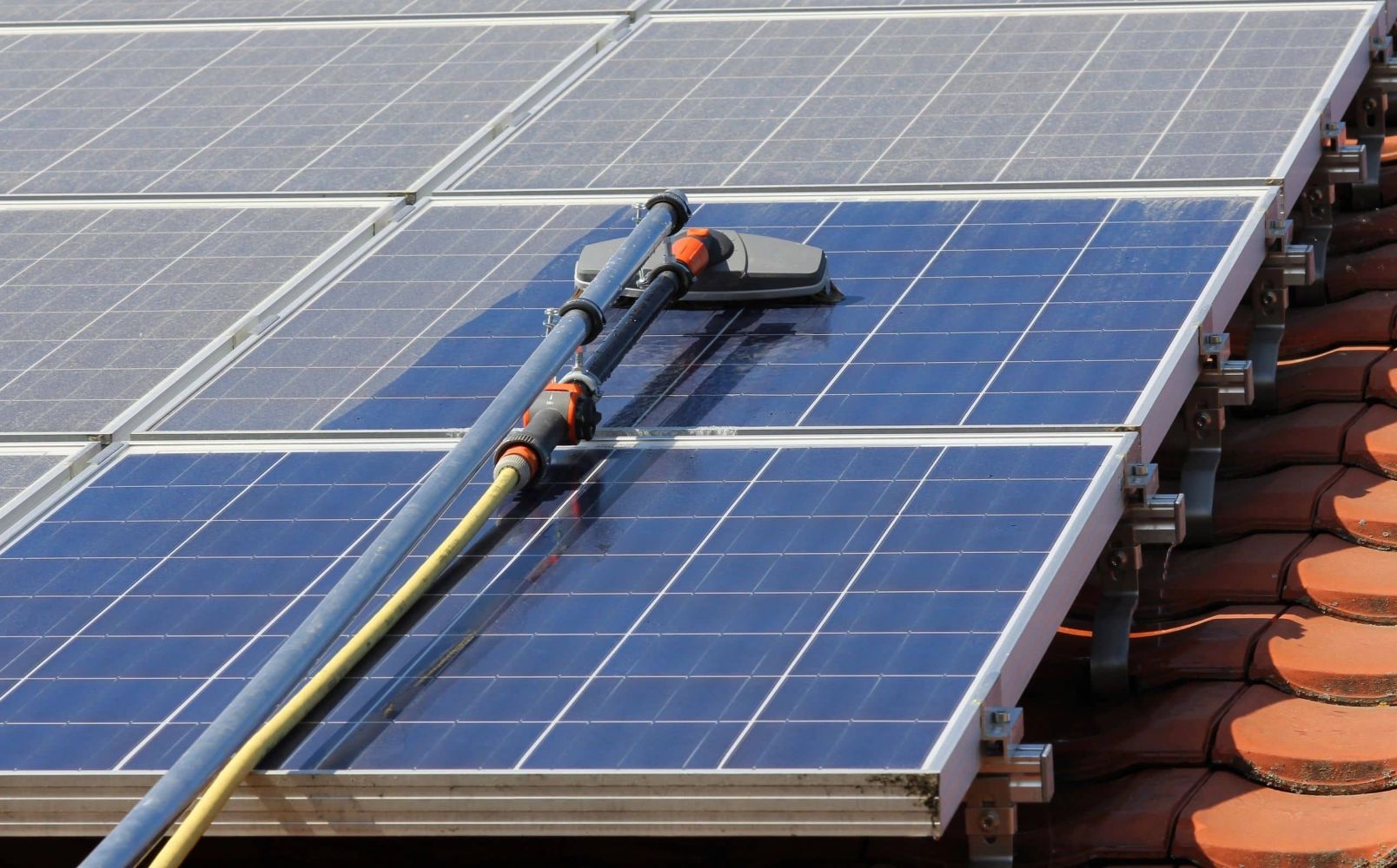solar-cleaning